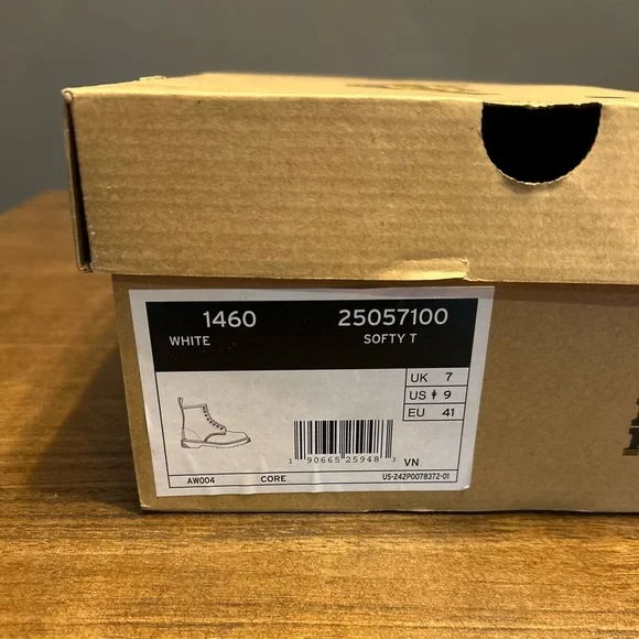 Dr. Martens 1460 White Leather Boots with Black Laces Size W9 - Picture 11 of 12